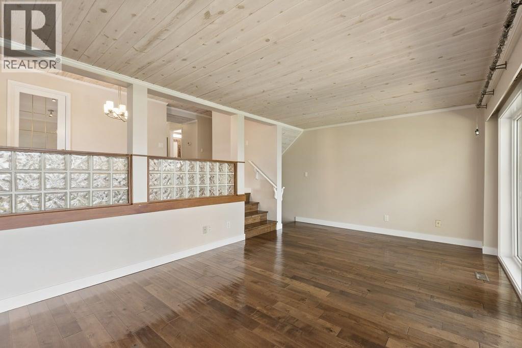 1056 Lillooet Road, North Vancouver, British Columbia  V7J 2H8 - Photo 4 - R3156185