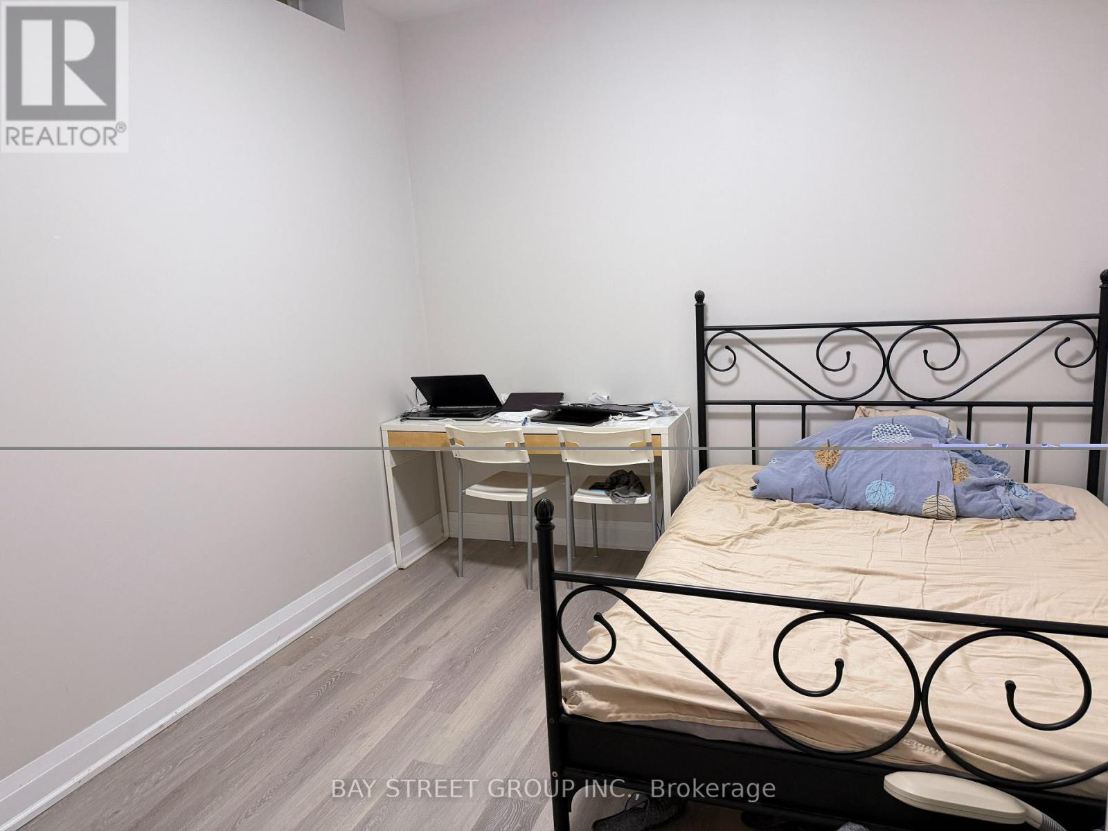 16 QUEEN MAGDALENE PLACE, Toronto, Ontario