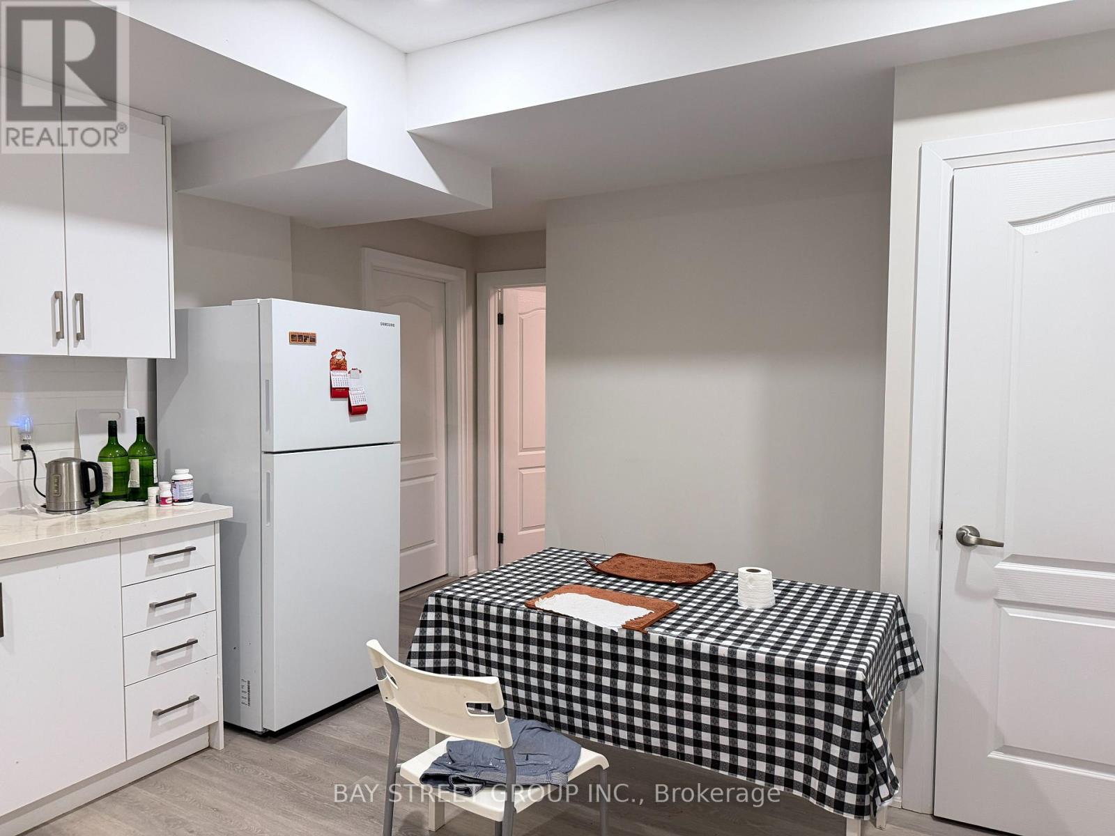 16 Queen Magdalene Place, Toronto, Ontario  M2H 0A6 - Photo 4 - C13681294
