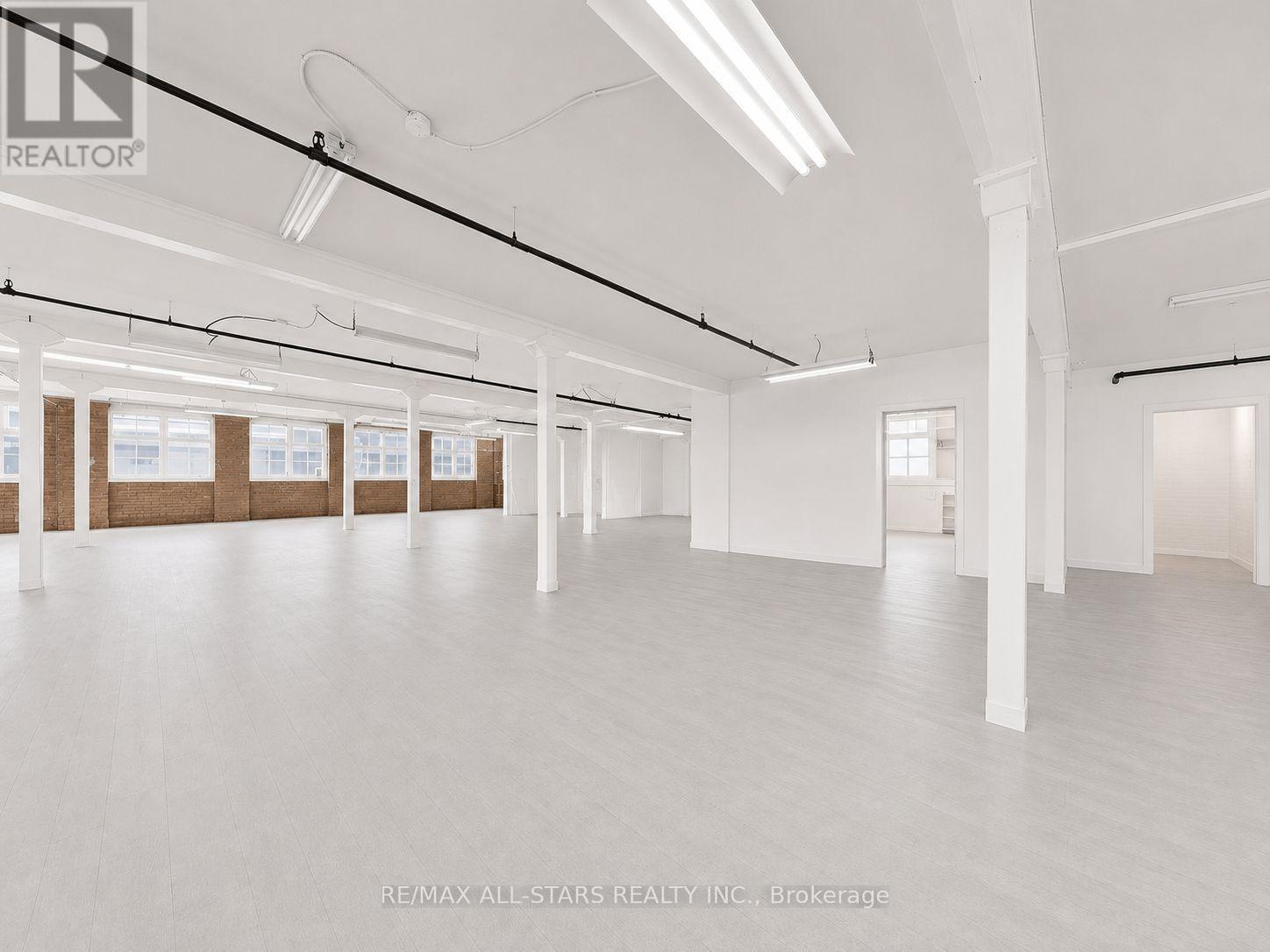 303 - 14 Mccaul Street, Toronto, Ontario  M5T 1V6 - Photo 5 - C12960440