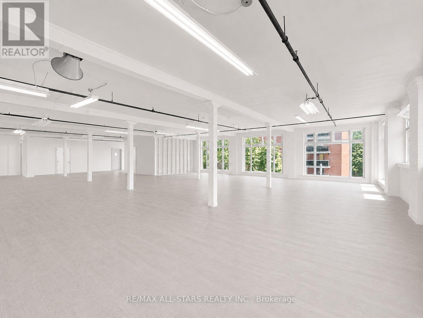 303 - 14 Mccaul Street, Toronto, Ontario  M5T 1V6 - Photo 6 - C12960440