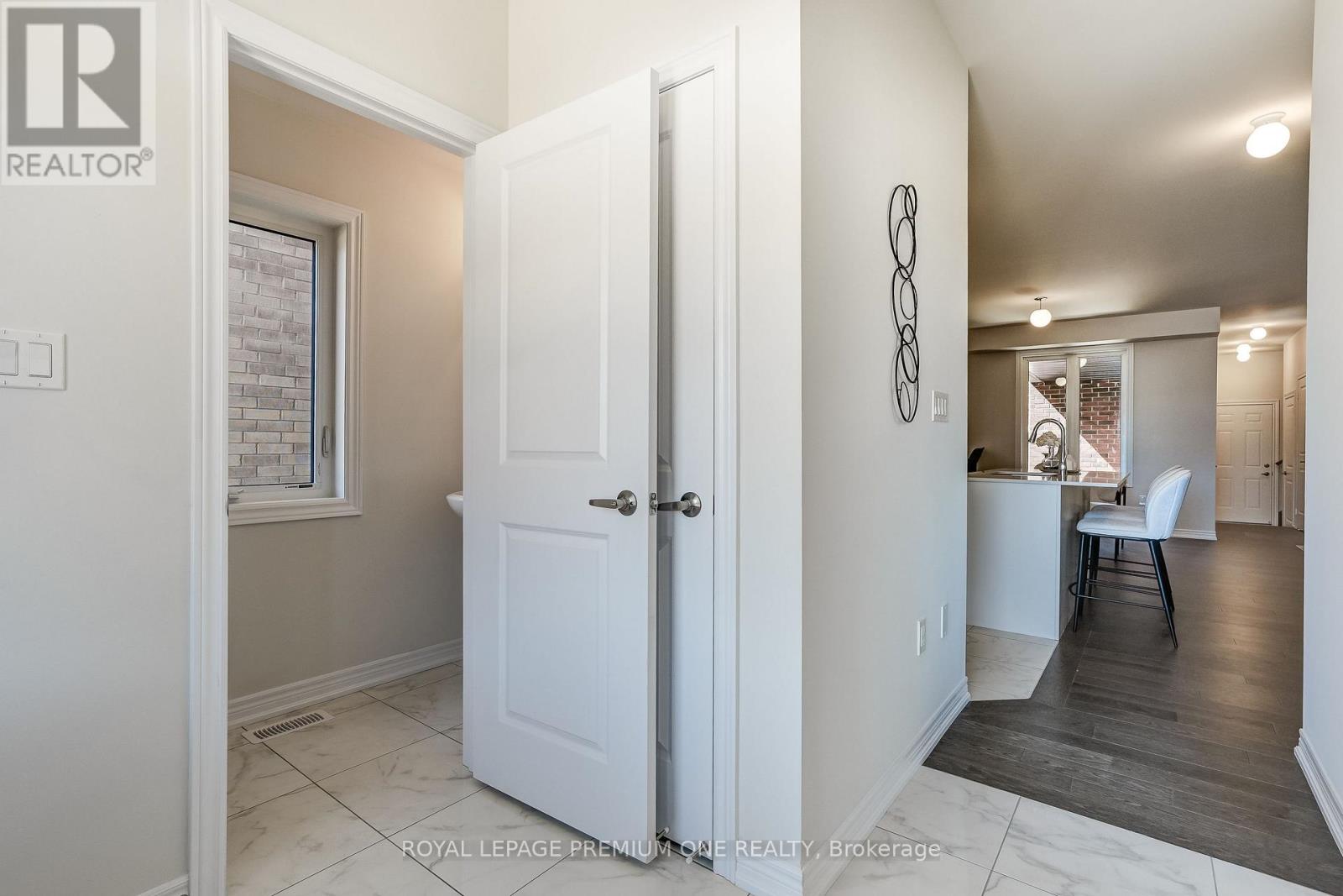 56 Raymond Schell Avenue, Markham, Ontario  L6C 3T5 - Photo 4 - N13680782