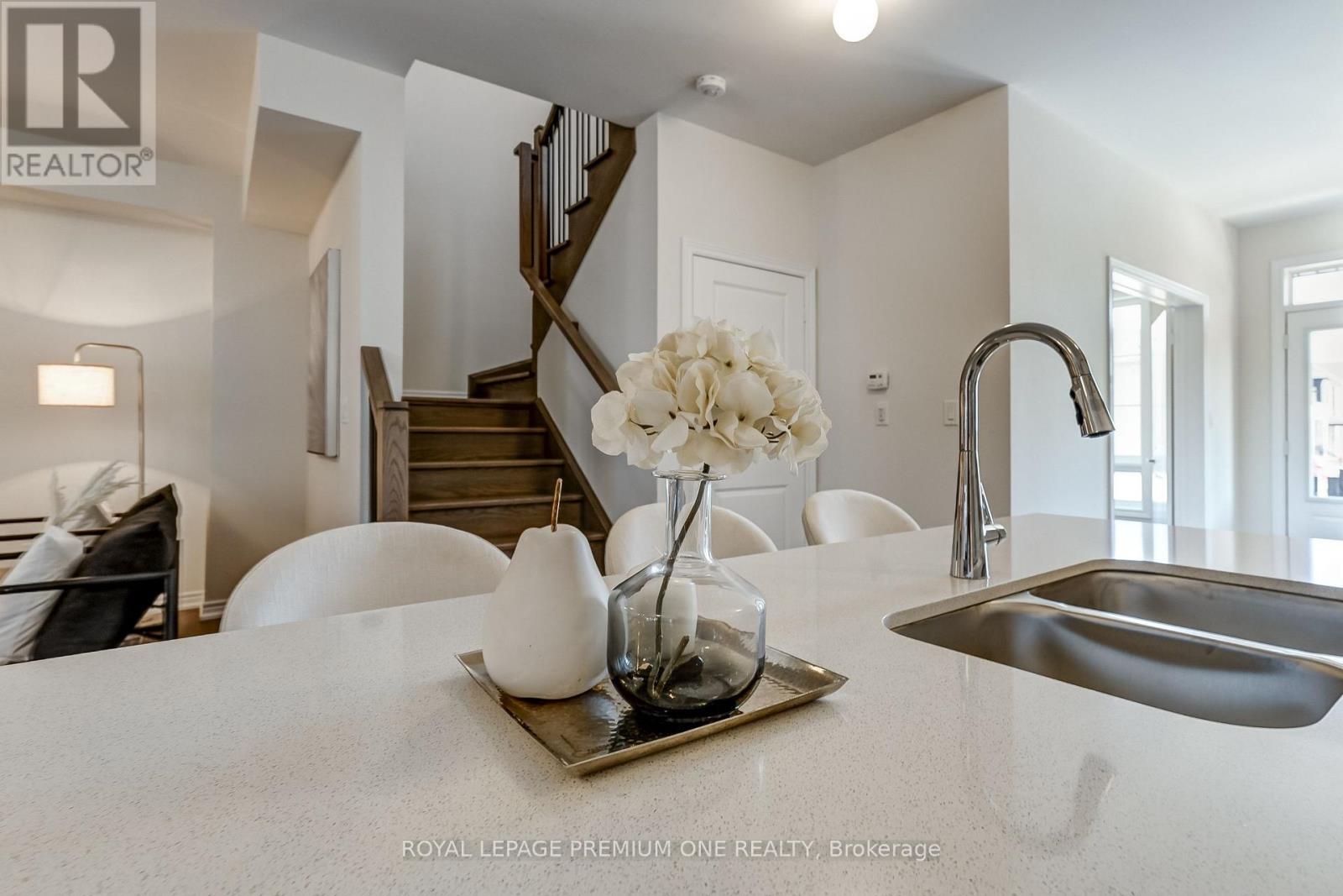 56 Raymond Schell Avenue, Markham, Ontario  L6C 3T5 - Photo 10 - N13680782