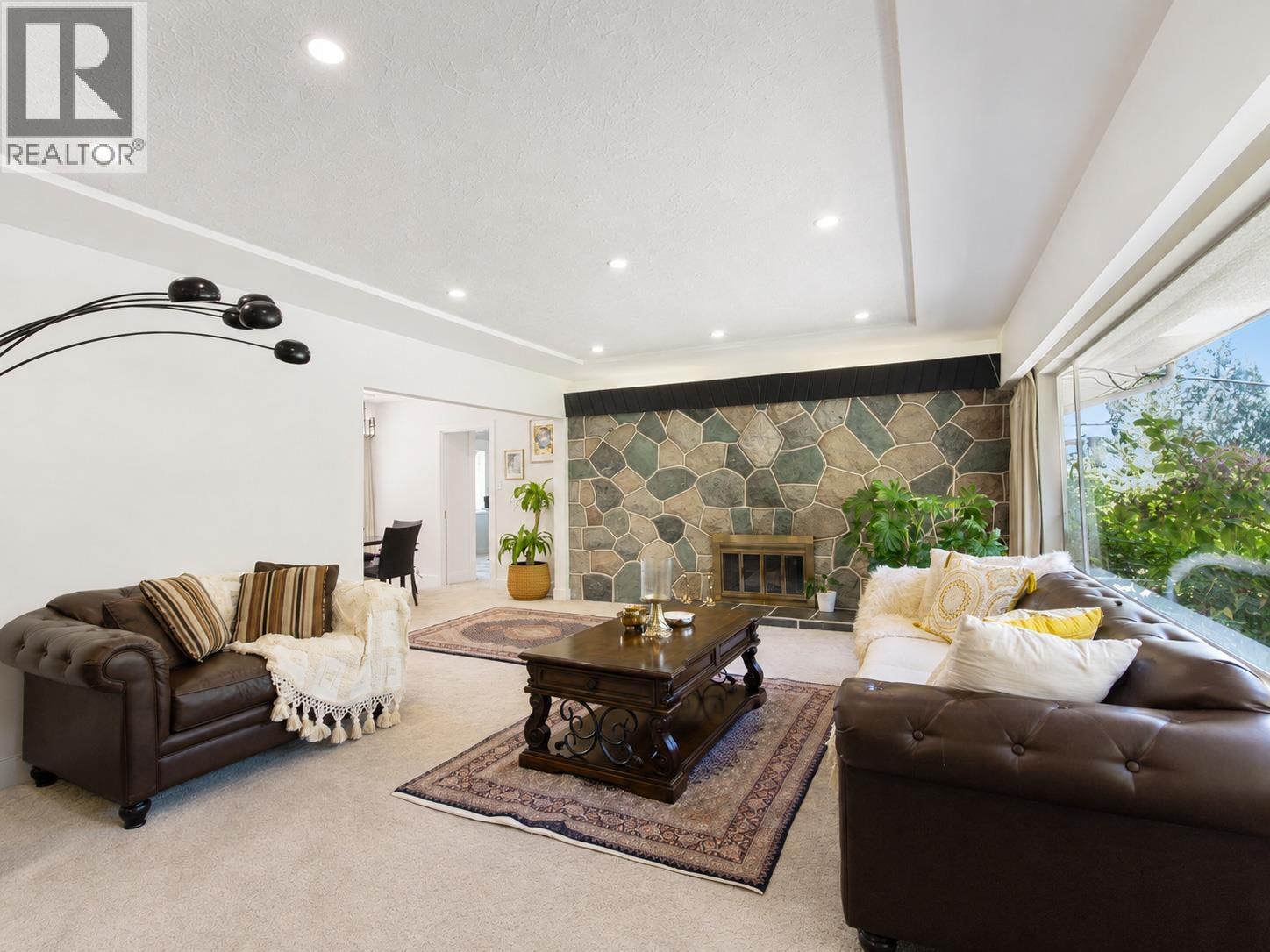 869 Clements Avenue, North Vancouver, British Columbia  V7R 2K6 - Photo 5 - R3139424