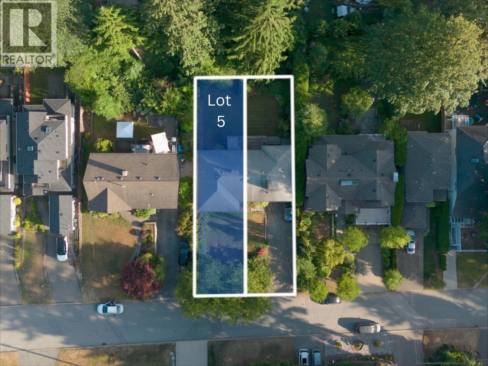 869 CLEMENTS AVENUE, North Vancouver, British Columbia