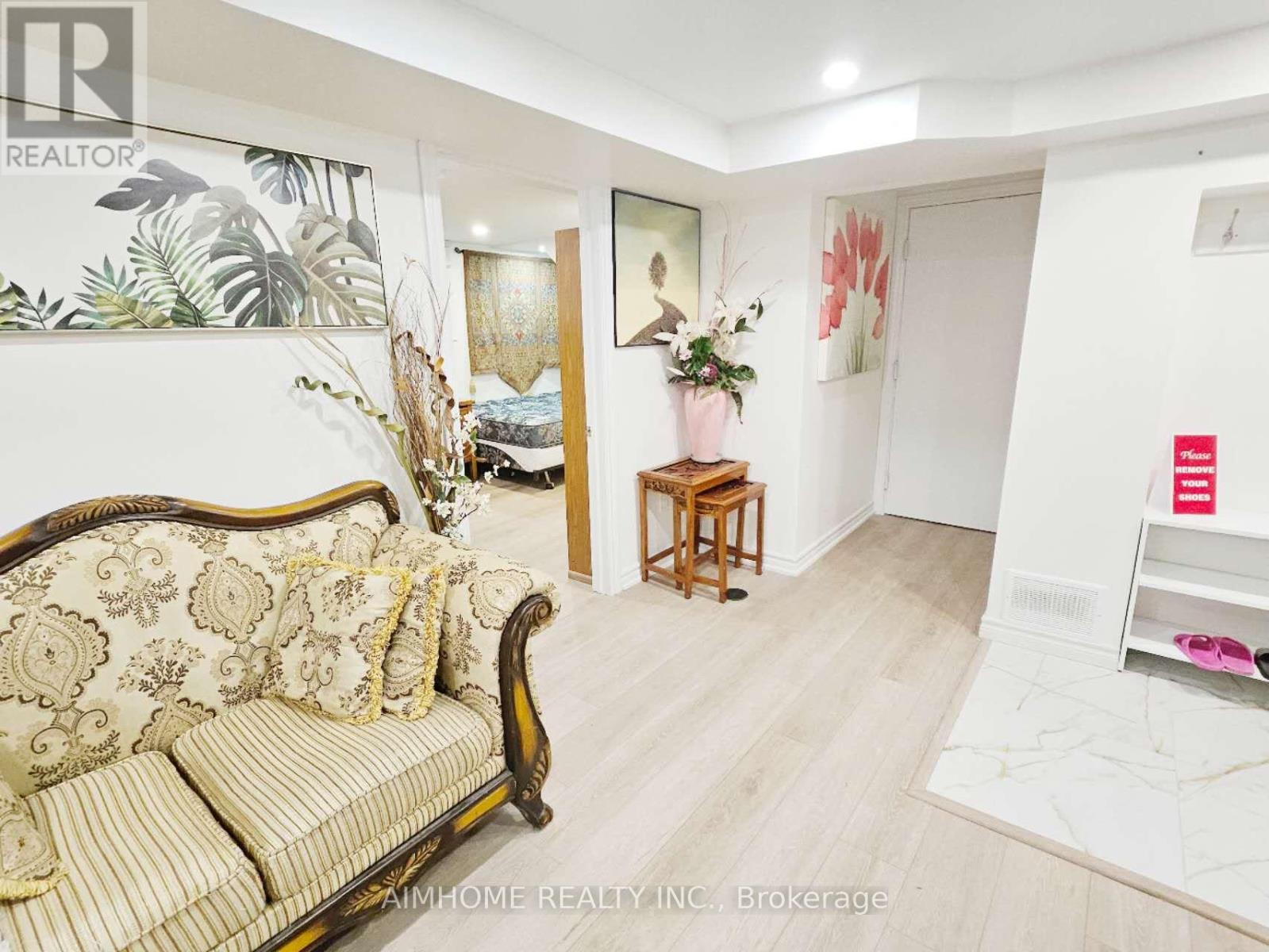 Basement Apartment - 28 Castle Harbour Lane W, Markham, Ontario  L3T 3A2 - Photo 7 - N13681300