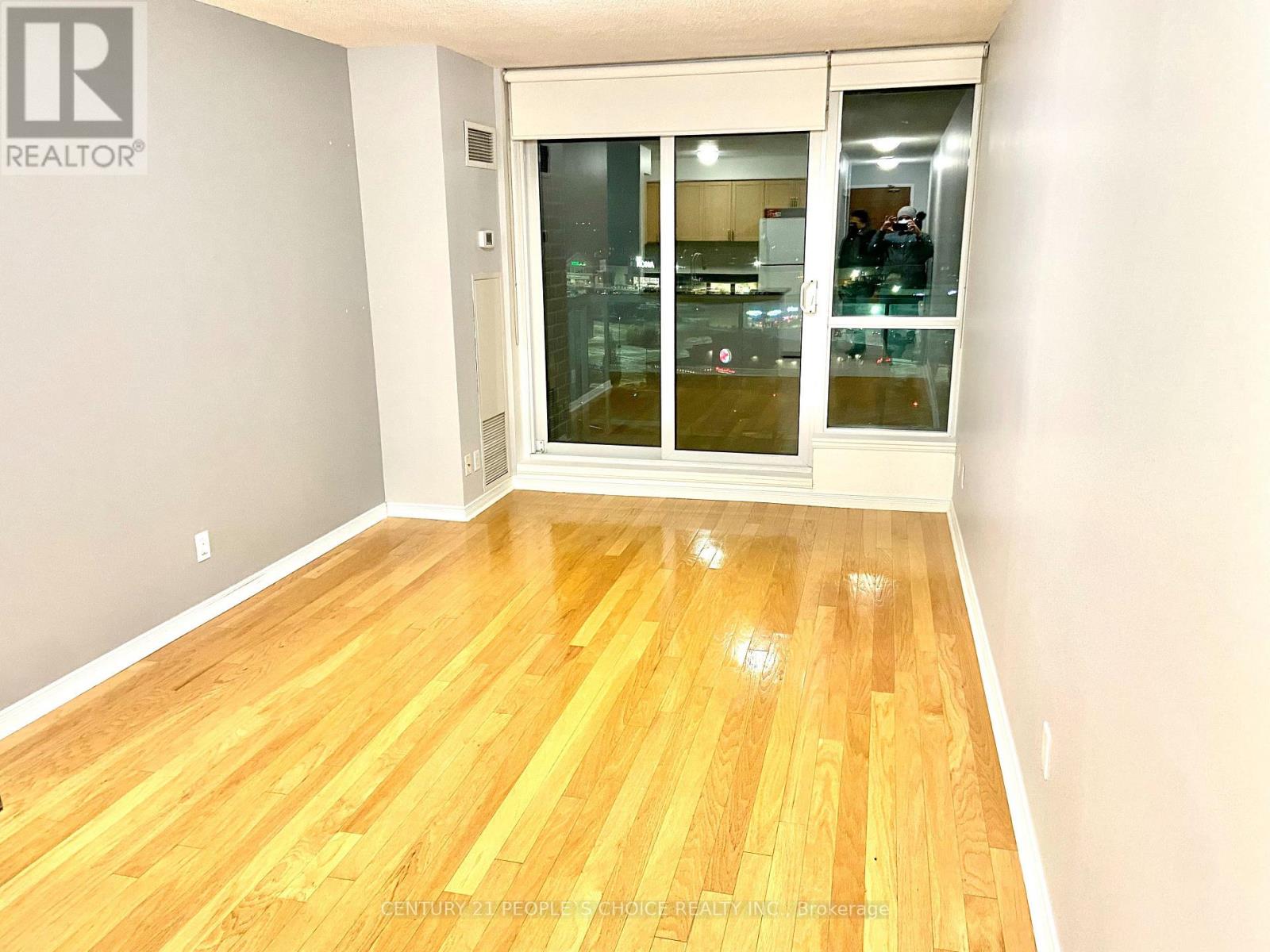 1001 - 4879 Kimbermount Avenue, Mississauga, Ontario  L5M 7R8 - Photo 5 - W13681310