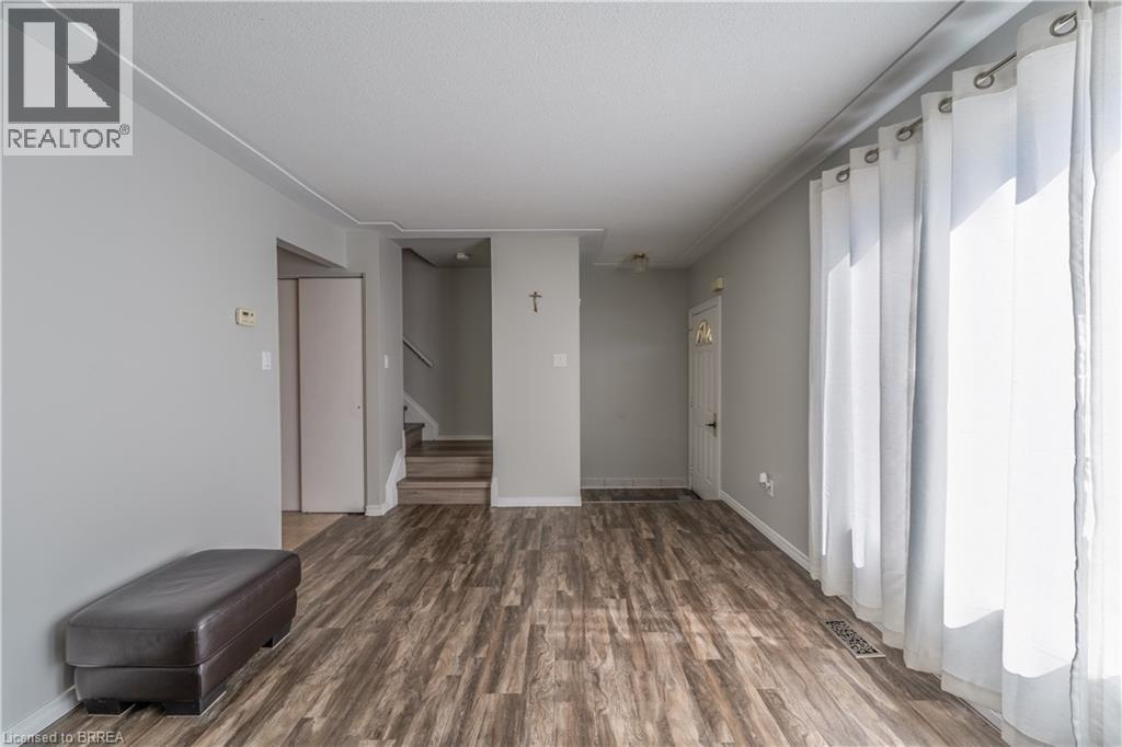 24 Oakhill Drive Unit# C, Brantford, Ontario  N3T 1R1 - Photo 4 - 40845303