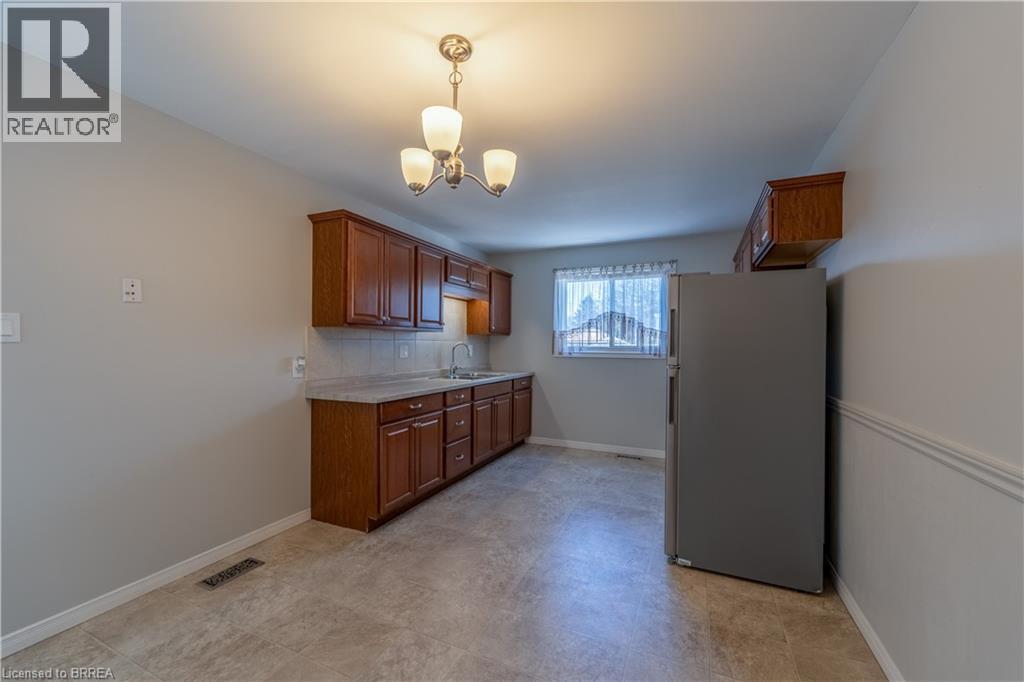 24 Oakhill Drive Unit# C, Brantford, Ontario  N3T 1R1 - Photo 12 - 40845303