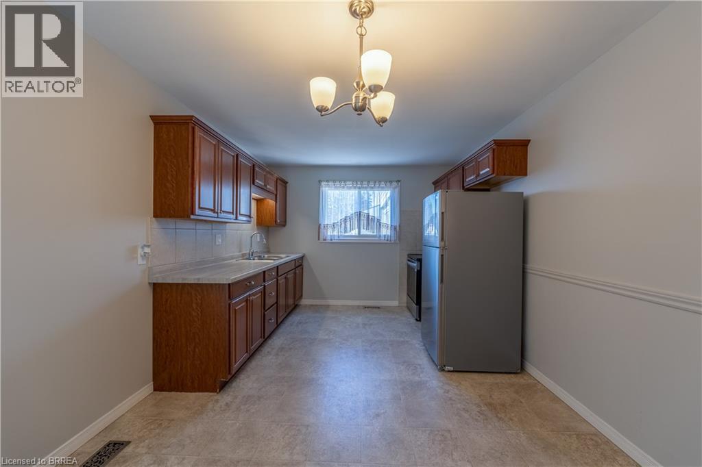 24 Oakhill Drive Unit# C, Brantford, Ontario  N3T 1R1 - Photo 11 - 40845303