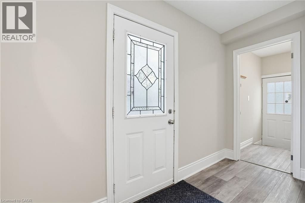 390 Hunter Street W, Hamilton, Ontario  L8P 1S9 - Photo 3 - 40842321