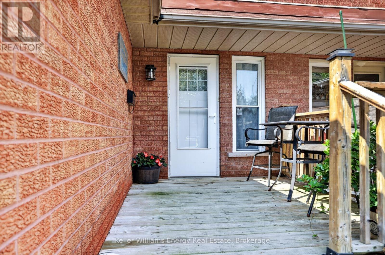 567 Cobblehill Drive, Oshawa, Ontario  L1K 1Y6 - Photo 3 - E13681334