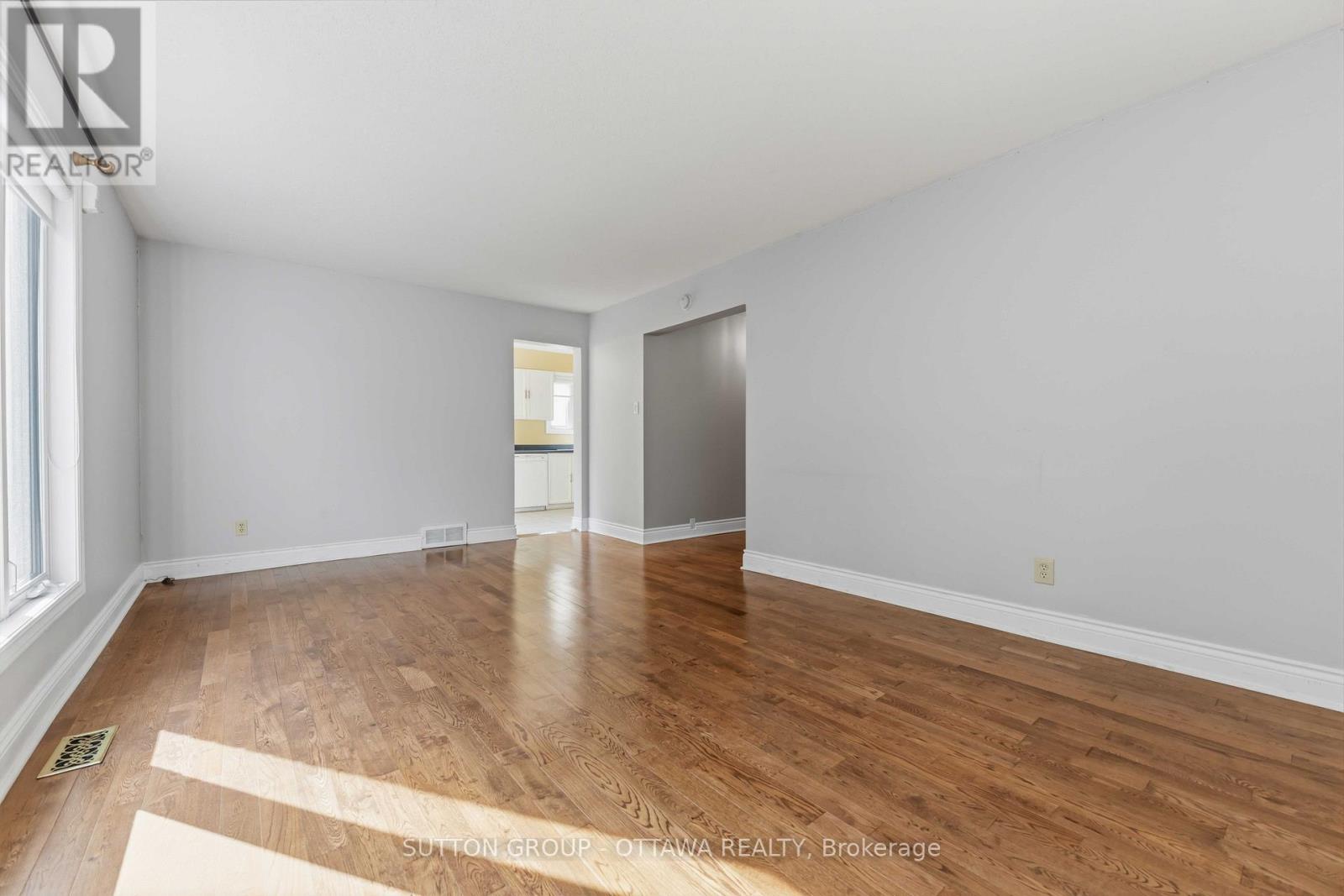 16 Crimson Gate, Ottawa, Ontario  K1T 1Z6 - Photo 8 - X13681318