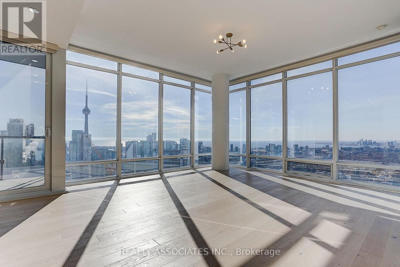 4310 - 488 UNIVERSITY AVENUE, Toronto, Ontario