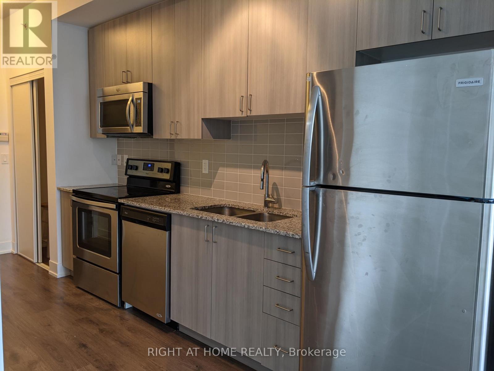 1010 - 68 Merton Street, Toronto, Ontario  M4S 1A1 - Photo 3 - C13681344