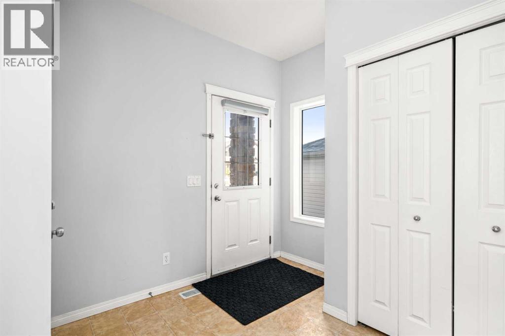 102 Kincora Glen Mews Nw, Calgary, Alberta  T3R 0B6 - Photo 3 - A2318093