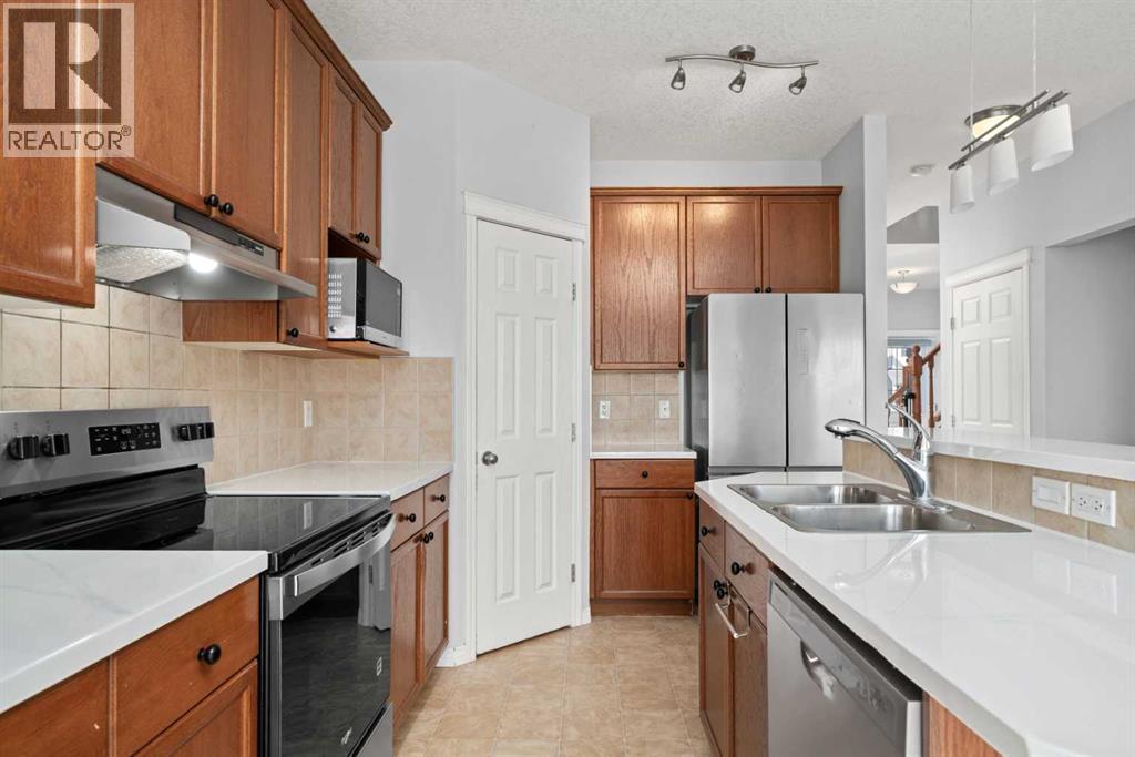 102 Kincora Glen Mews Nw, Calgary, Alberta  T3R 0B6 - Photo 12 - A2318093