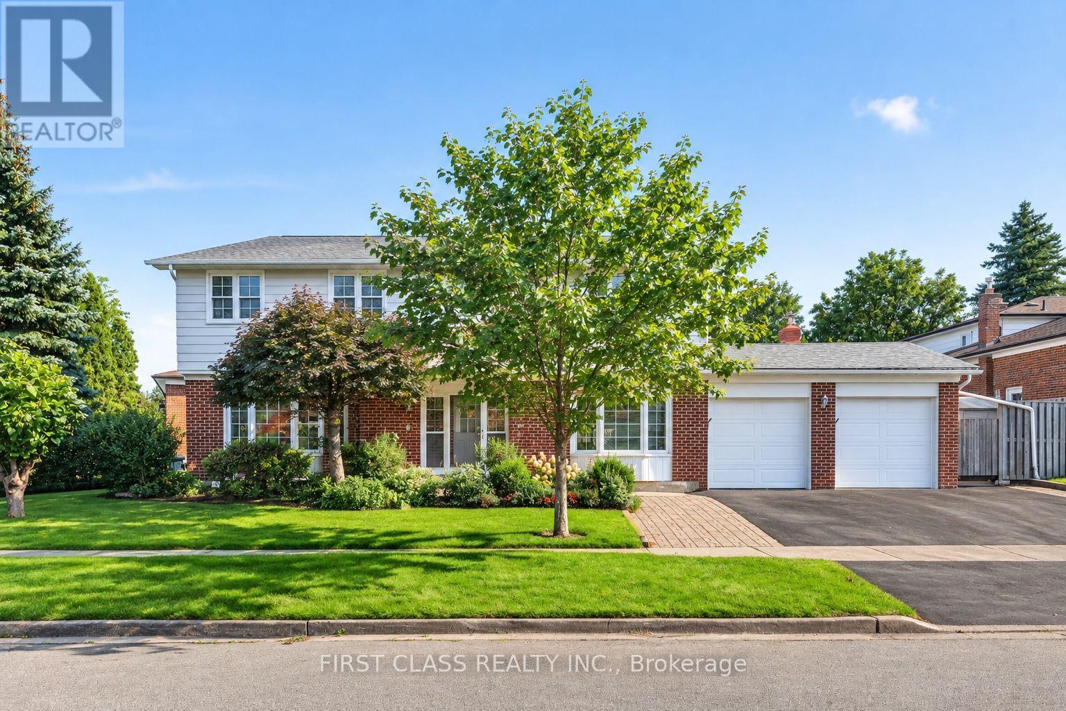58 BRIARSCROSS BOULEVARD, Toronto, Ontario