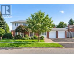58 BRIARSCROSS BOULEVARD, Toronto, Ontario