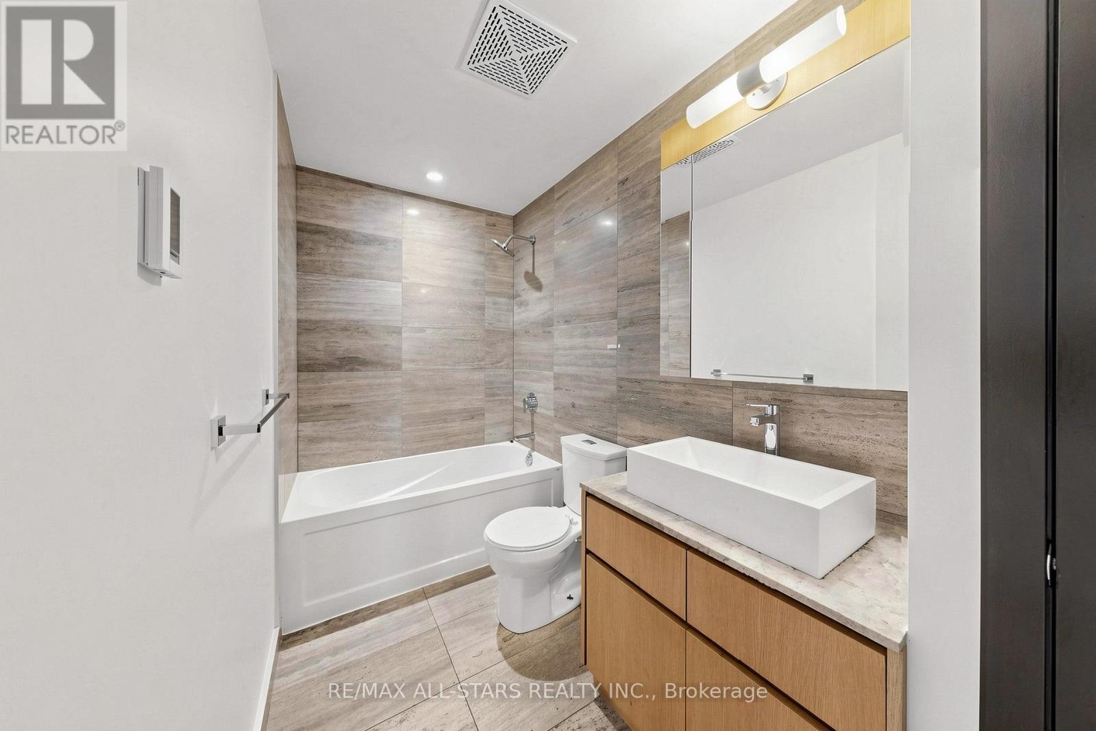 110 Fort York Boulevard, Toronto, Ontario M5V 4A7 - Photo 18 - C13469940