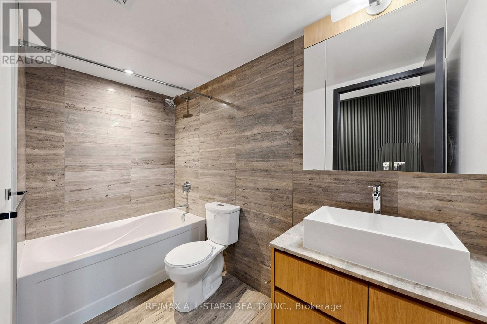 110 Fort York Boulevard, Toronto, Ontario M5V 4A7 - Photo 24 - C13469940