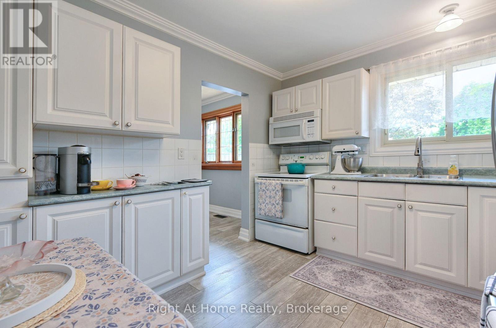 188 Hillsdale Avenue, Oshawa, Ontario  L1G 2P7 - Photo 14 - E13681382