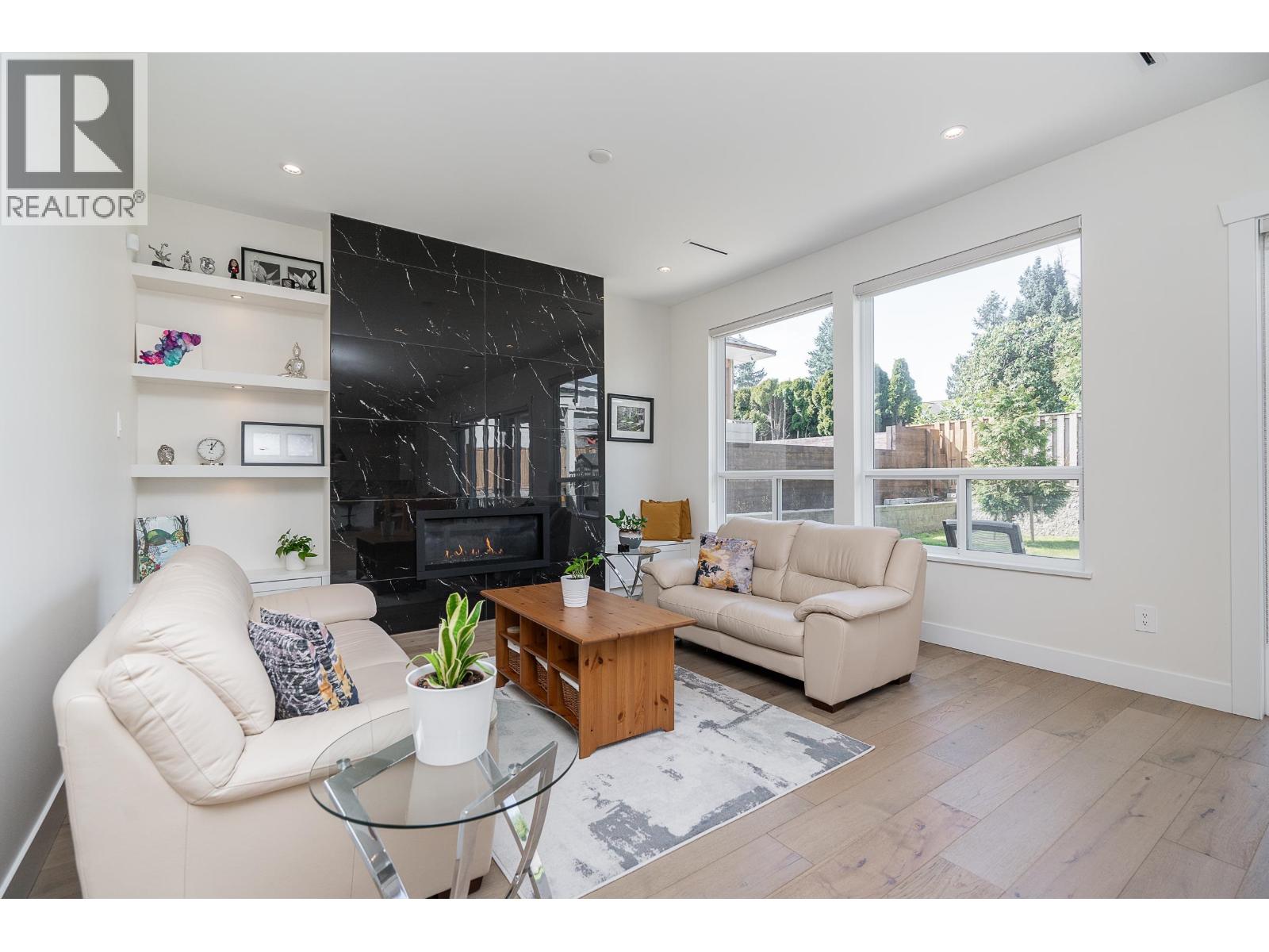 576 Linton Street, Coquitlam, British Columbia  V3J 6J2 - Photo 4 - R3111434