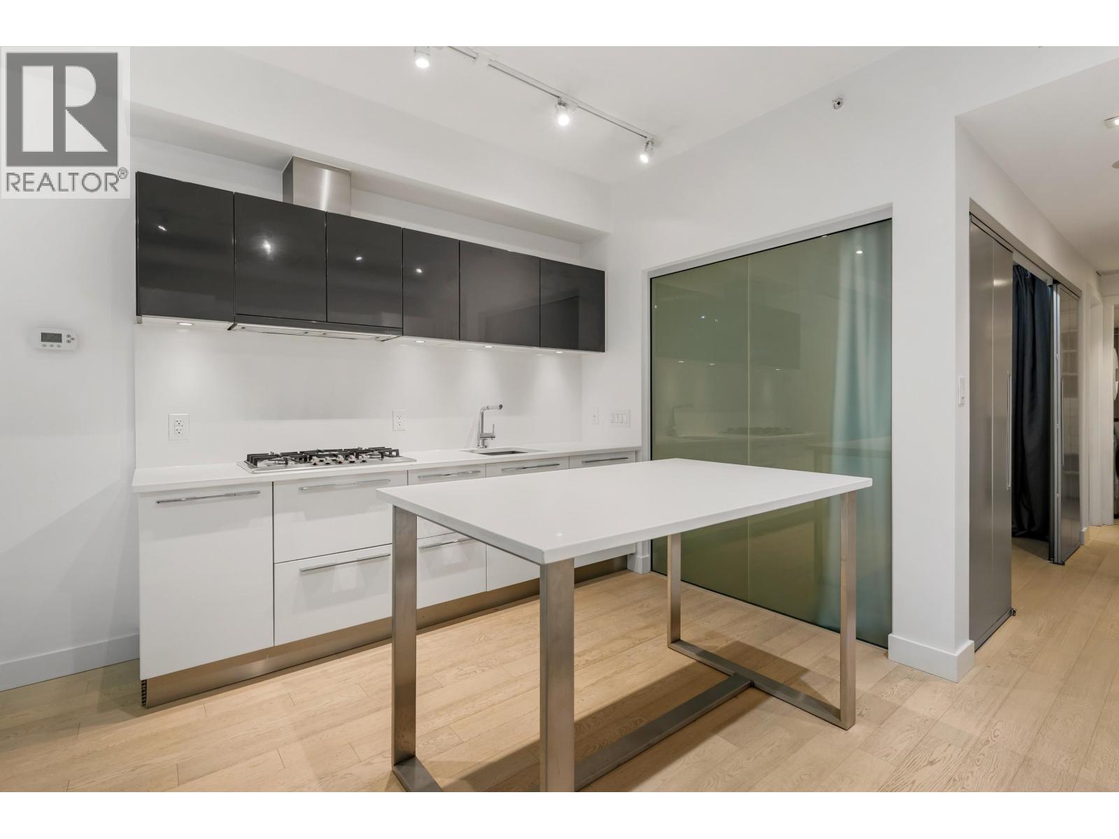 134 E 1st Avenue, Vancouver, British Columbia  V5T 1A4 - Photo 3 - R3148412