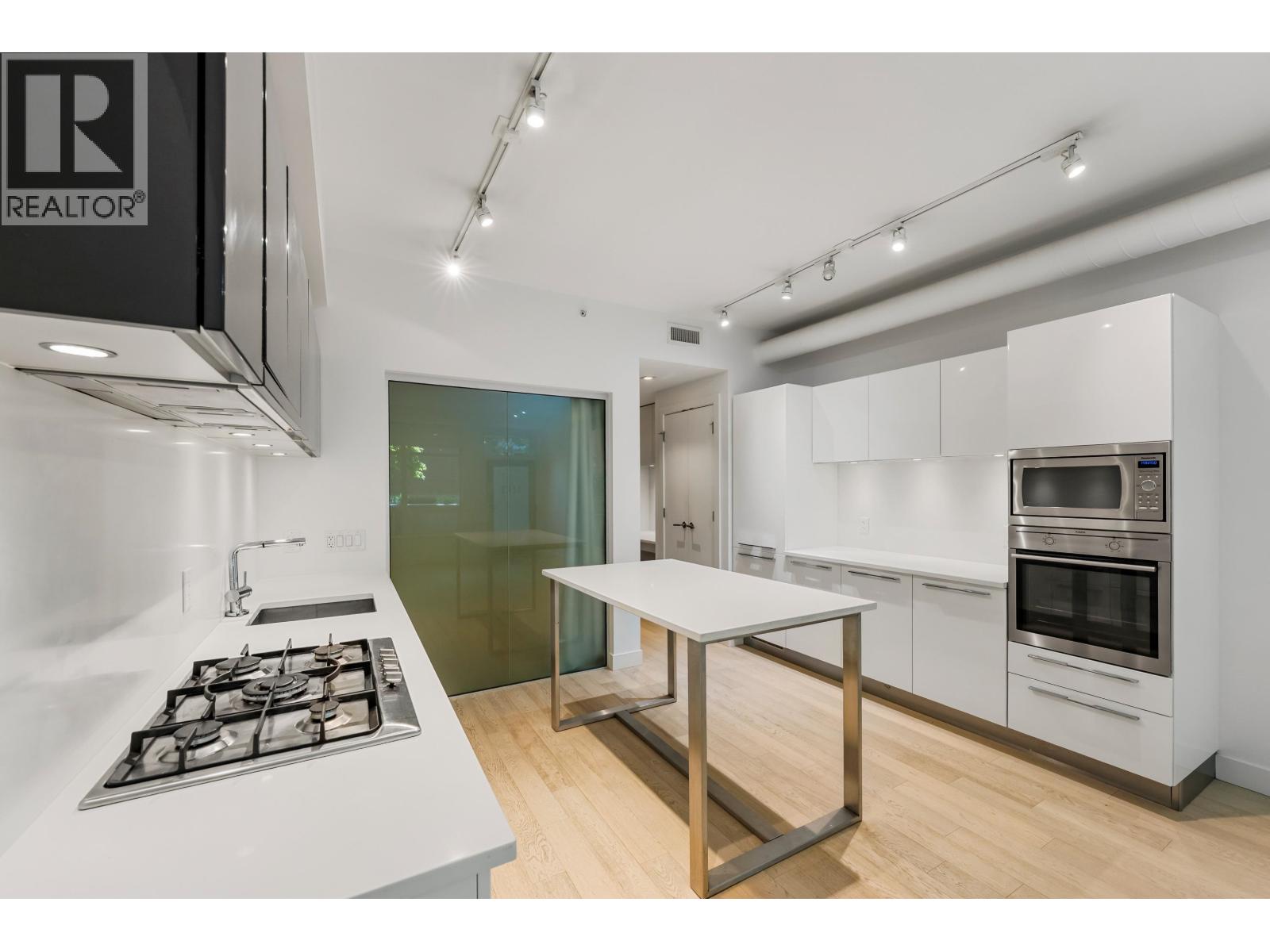 134 E 1st Avenue, Vancouver, British Columbia  V5T 1A4 - Photo 4 - R3148412