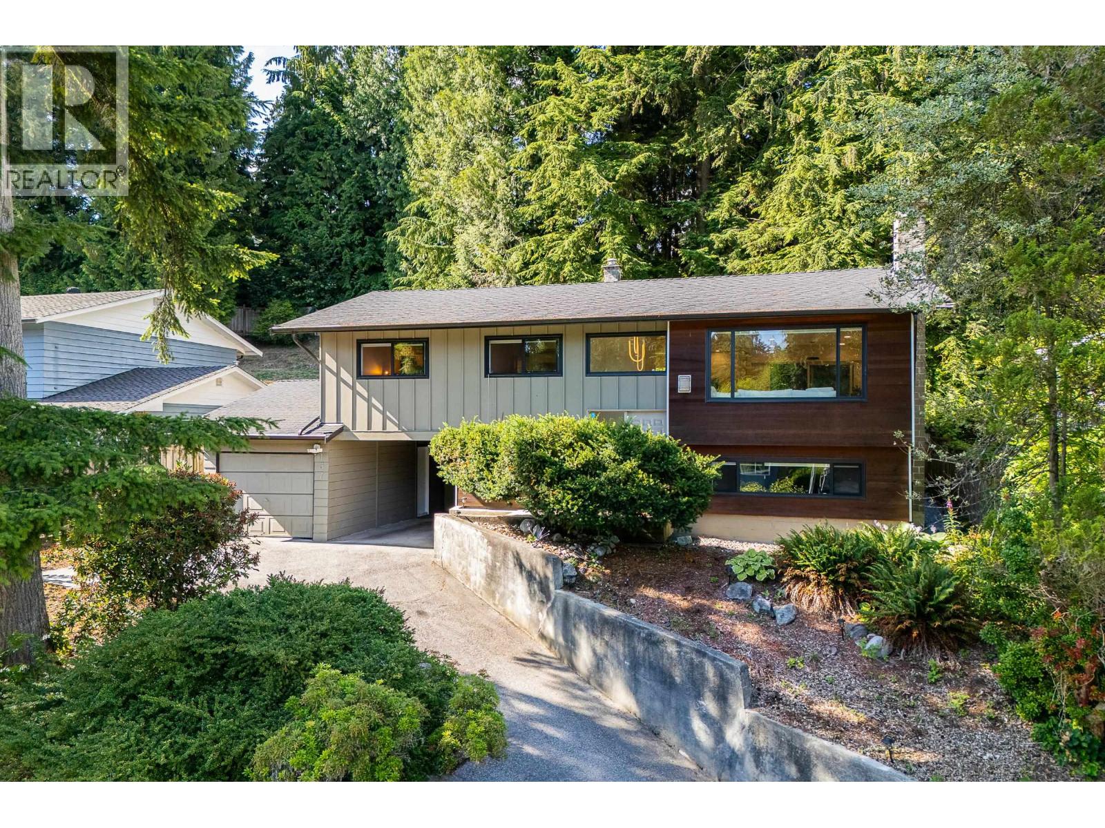 137 College Park Way, Port Moody, British Columbia  V3H 1S5 - Photo 2 - R3143995