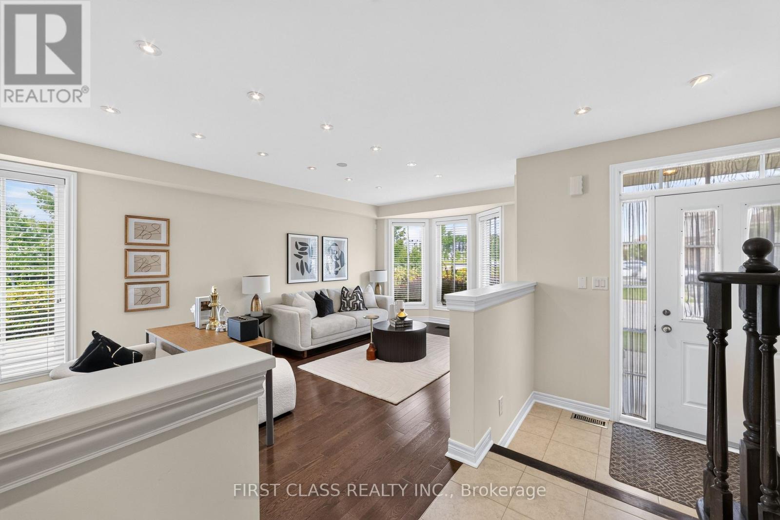 67 Walter Scott Crescent, Markham, Ontario  L6C 0E7 - Photo 2 - N13681364