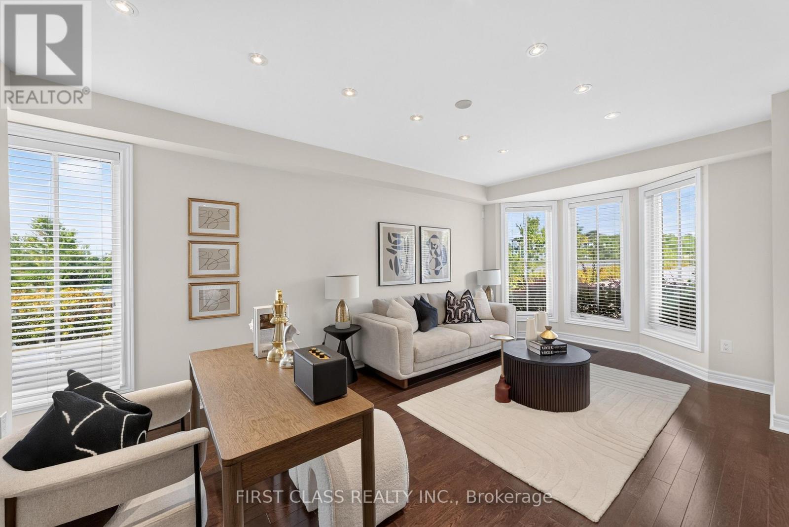 67 Walter Scott Crescent, Markham, Ontario  L6C 0E7 - Photo 3 - N13681364