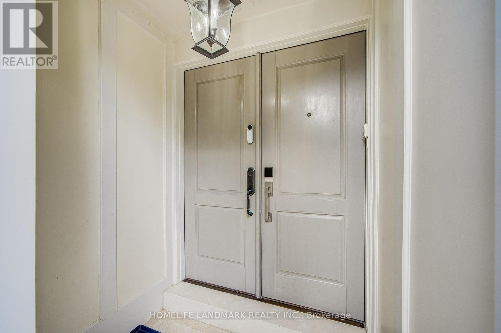 37 Maimonides Court, Vaughan, Ontario  L4J 4X8 - Photo 4 - N13681380