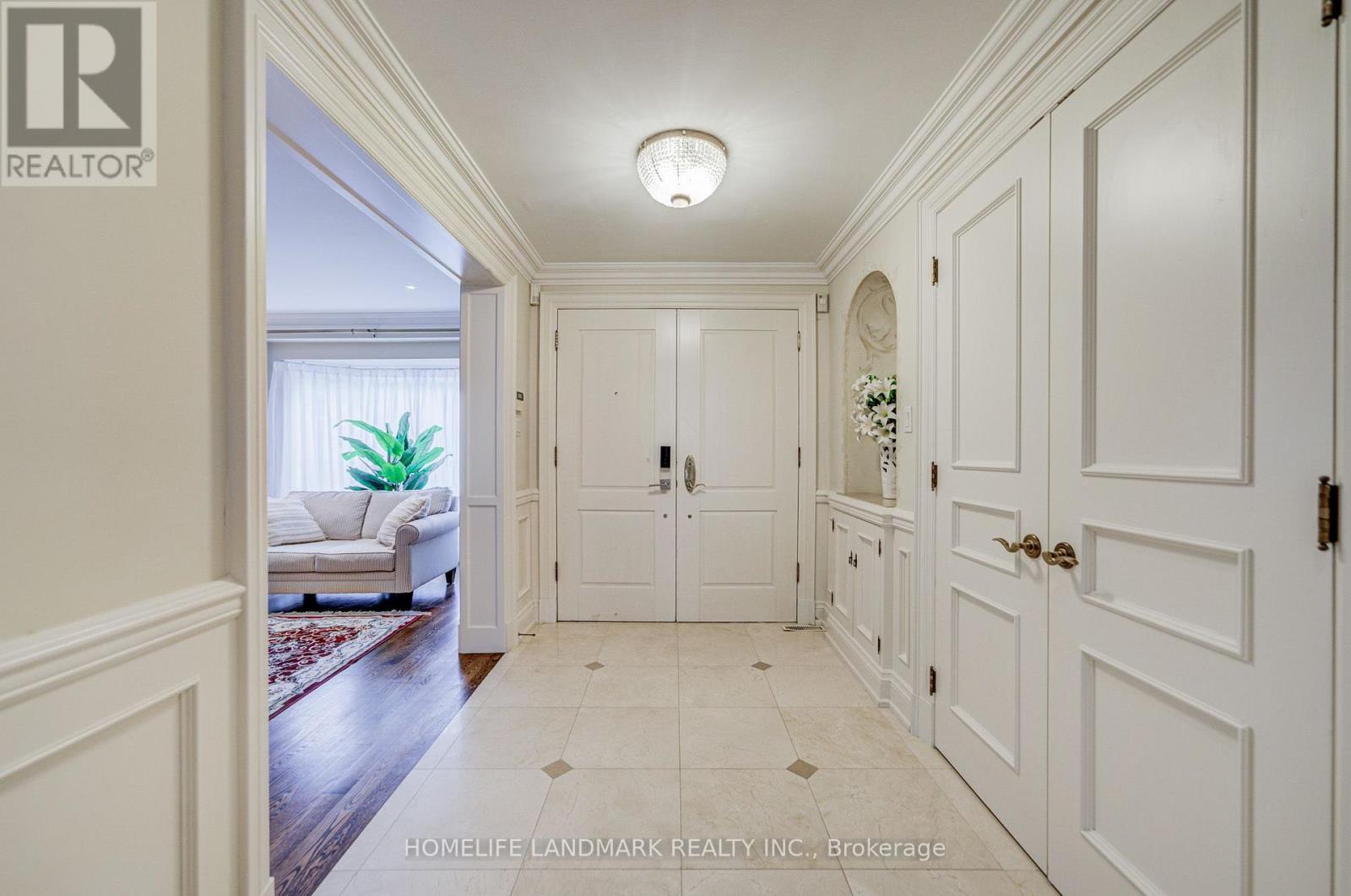 37 Maimonides Court, Vaughan, Ontario  L4J 4X8 - Photo 5 - N13681380