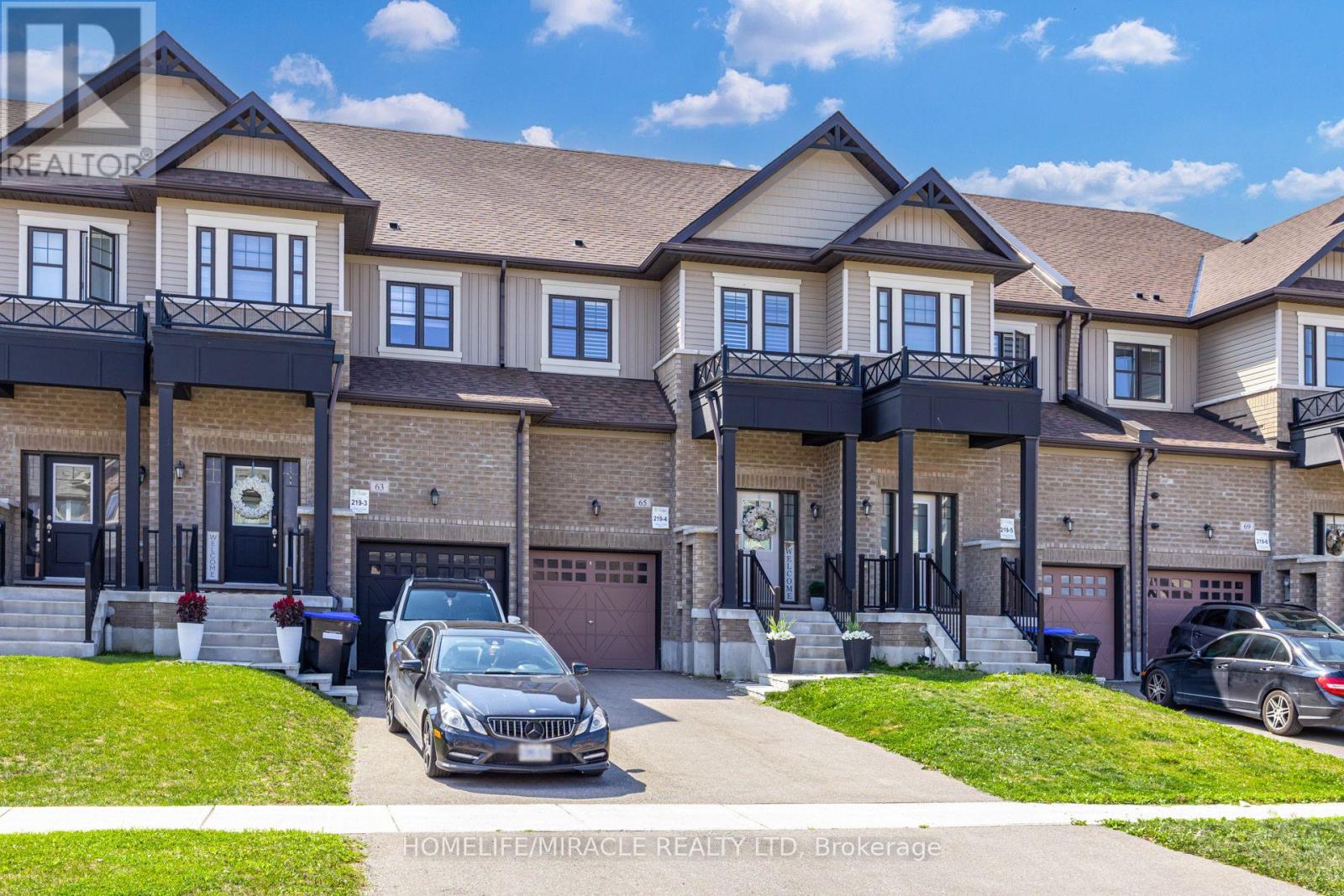 65 Lorne Thomas Place, New Tecumseth, Ontario  L9R 0V8 - Photo 2 - N13681388