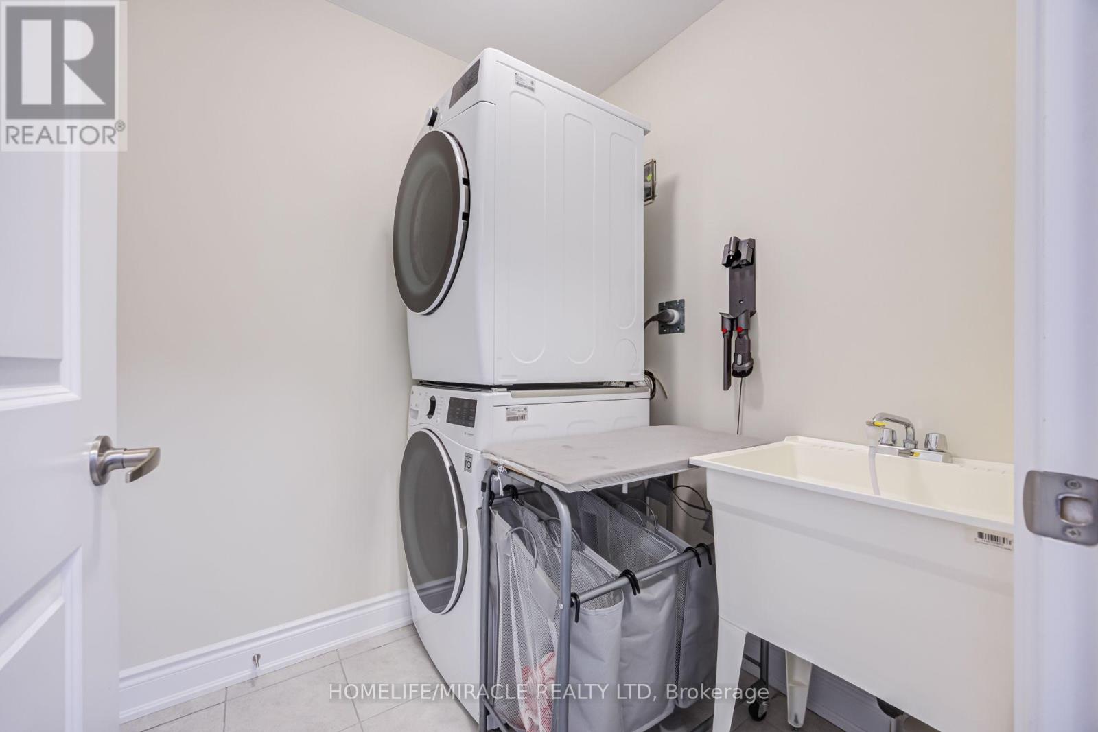 65 Lorne Thomas Place, New Tecumseth, Ontario  L9R 0V8 - Photo 43 - N13681388