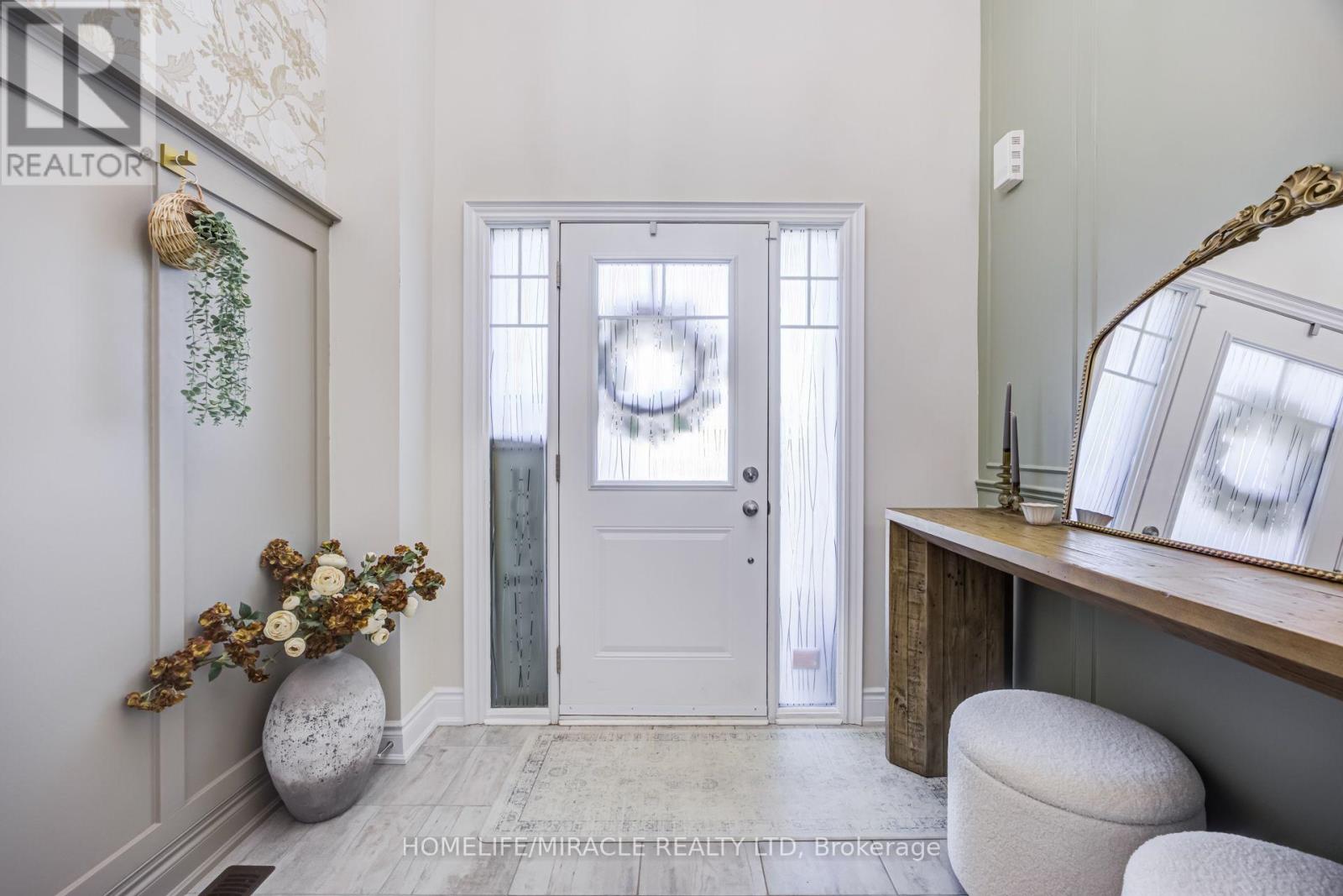 65 Lorne Thomas Place, New Tecumseth, Ontario  L9R 0V8 - Photo 9 - N13681388