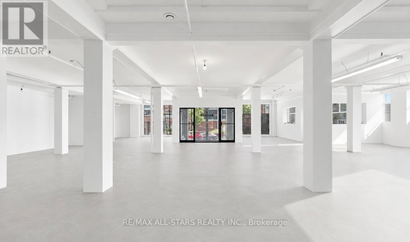 101 - 14 Mccaul Street, Toronto, Ontario  M5T 1V6 - Photo 4 - C12960408