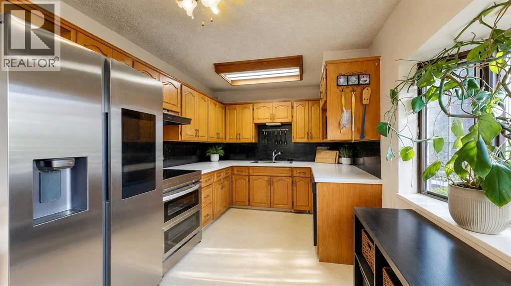 31 Penrith Place SE, Calgary, Alberta  T2A 2J1 - Photo 6 - A2336376