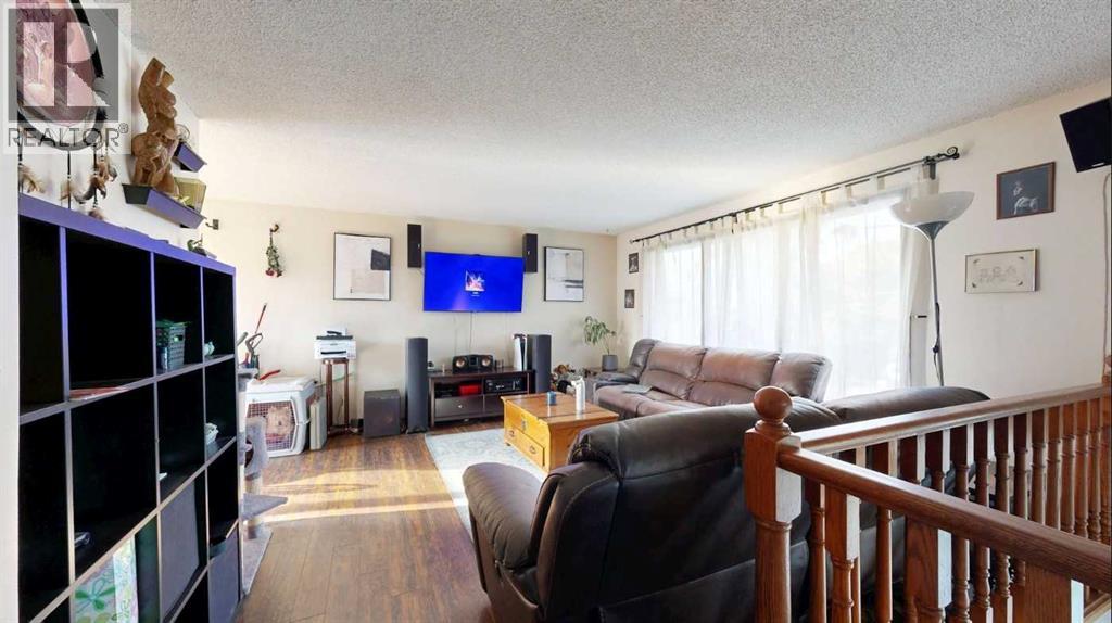 31 Penrith Place SE, Calgary, Alberta  T2A 2J1 - Photo 3 - A2336376
