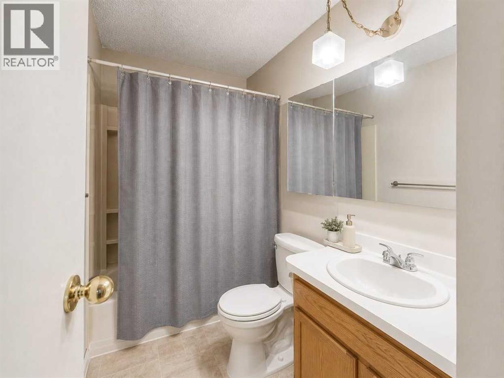 31 Penrith Place SE, Calgary, Alberta  T2A 2J1 - Photo 10 - A2336376