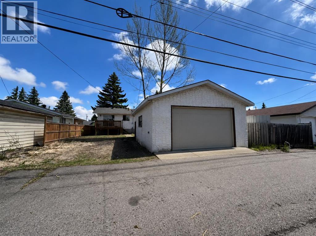 215 Penbrooke Way SE, Calgary, Alberta  T2A 3S7 - Photo 28 - A2332732