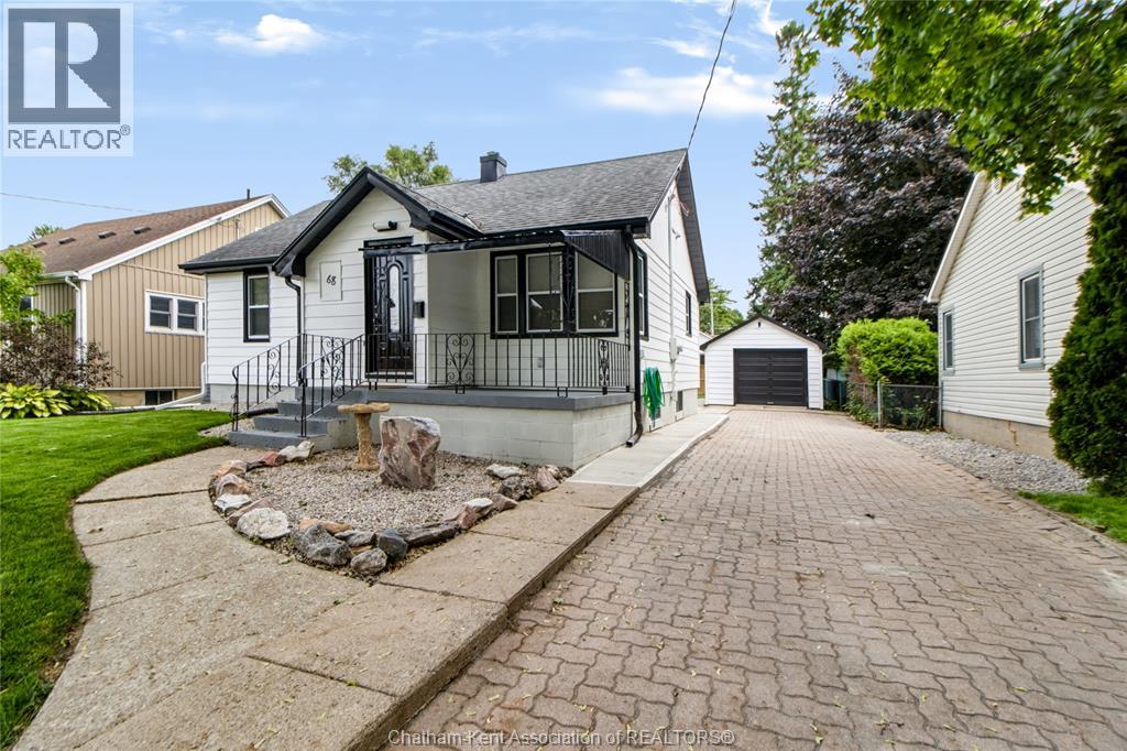 68 Tweedsmuir AVENUE East, Chatham, Ontario