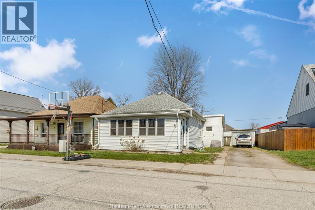 23 Degge Street, Chatham, Ontario  N7M 4X3 - Photo 4 - 26019836