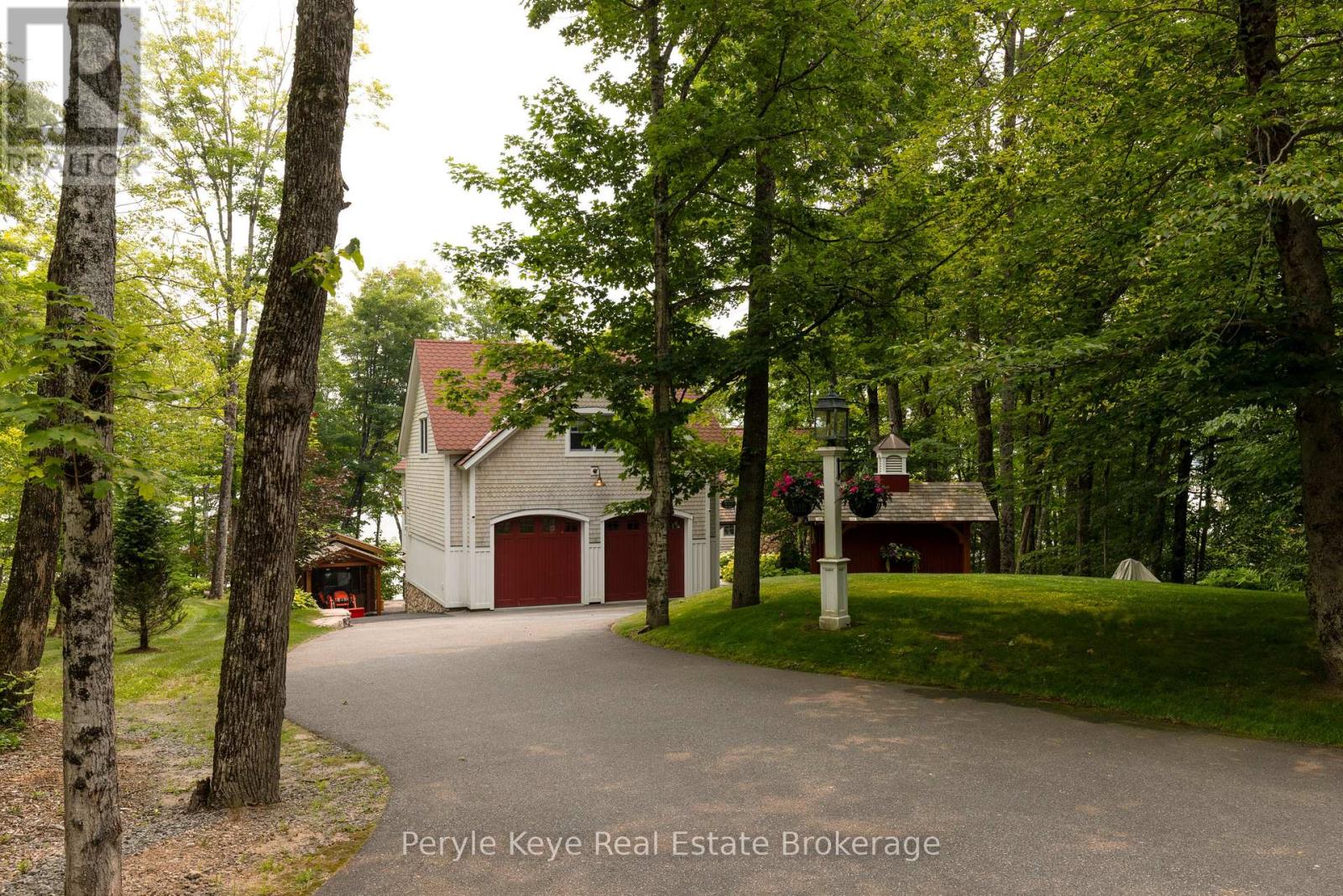 1159 Maplehurst Drive, Lake Of Bays (Franklin), Ontario  P1H 2J6 - Photo 3 - X13681450