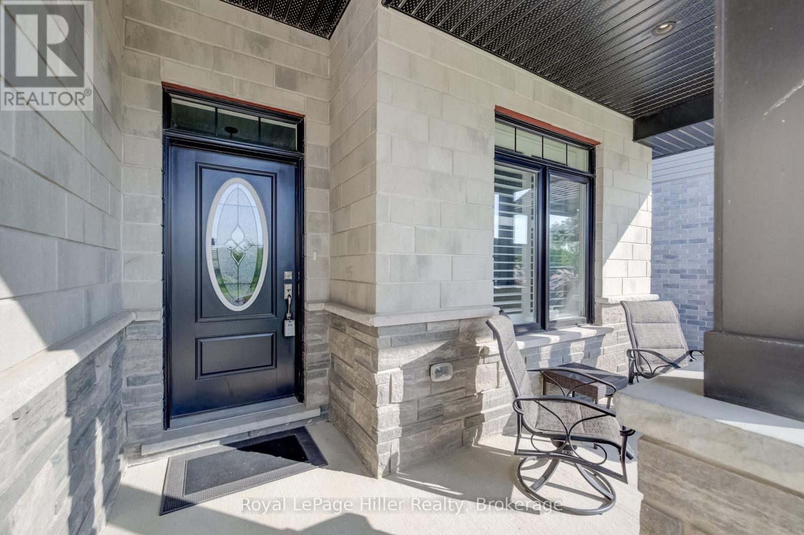 35 Orr Street, Stratford, Ontario  N5A 0H7 - Photo 4 - X13681452