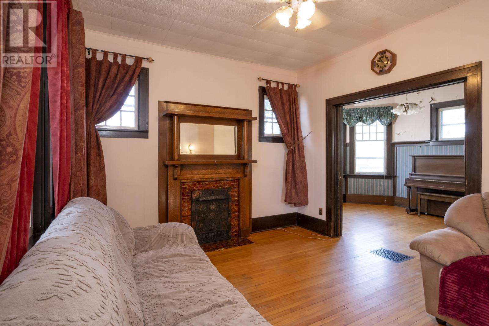 42 Gordon Ave, Thunder Bay, Ontario  P7E 4T2 - Photo 5 - TB2602304