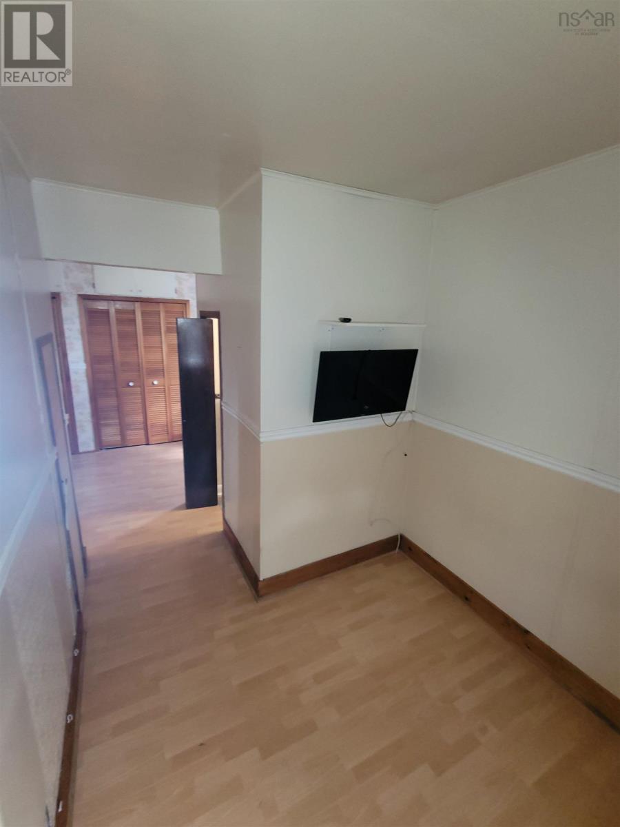 2 Davis Street, Glace Bay, Nova Scotia  B1A 5G8 - Photo 10 - 202620716