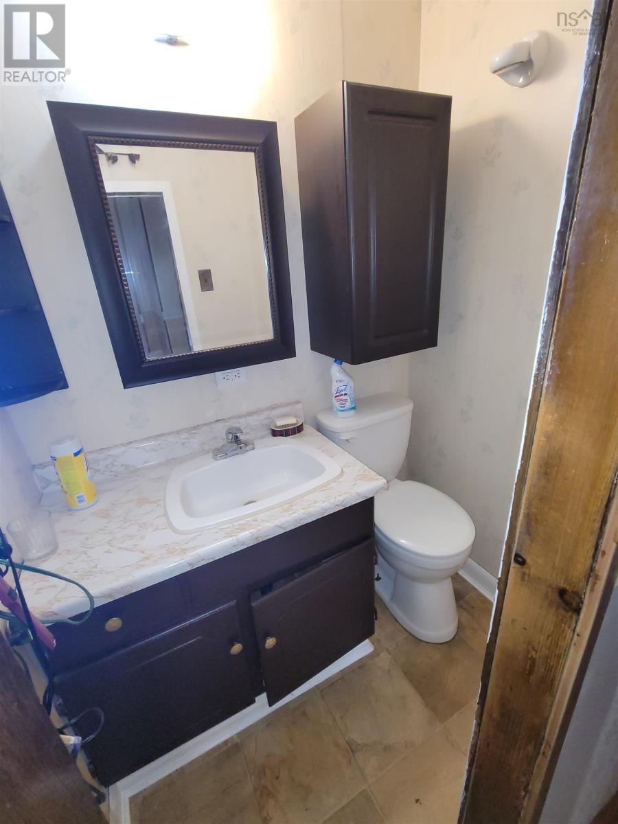 2 Davis Street, Glace Bay, Nova Scotia  B1A 5G8 - Photo 20 - 202620716