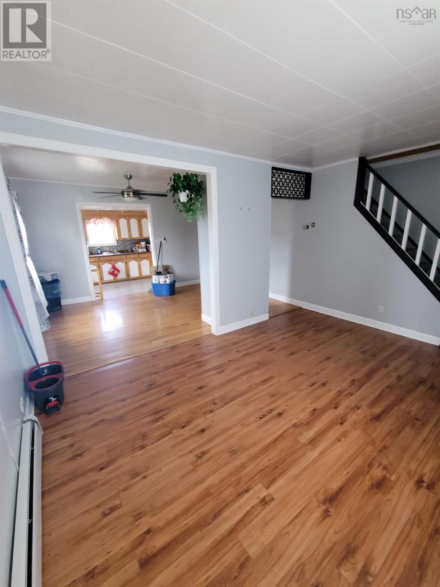 2 Davis Street, Glace Bay, Nova Scotia  B1A 5G8 - Photo 6 - 202620716